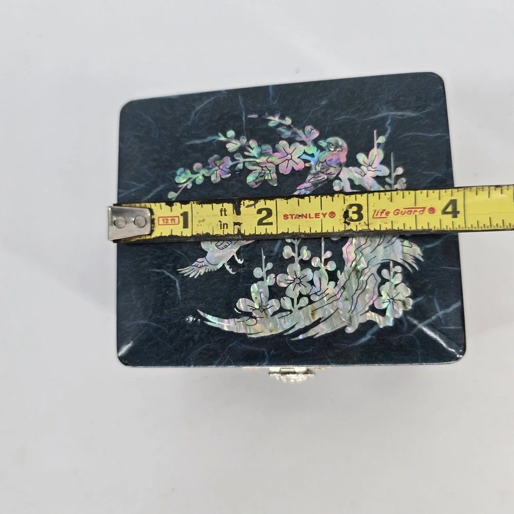 Vintage Korean Mother of Pearl Lacquer Box Certified Artisan Turtle Clasp